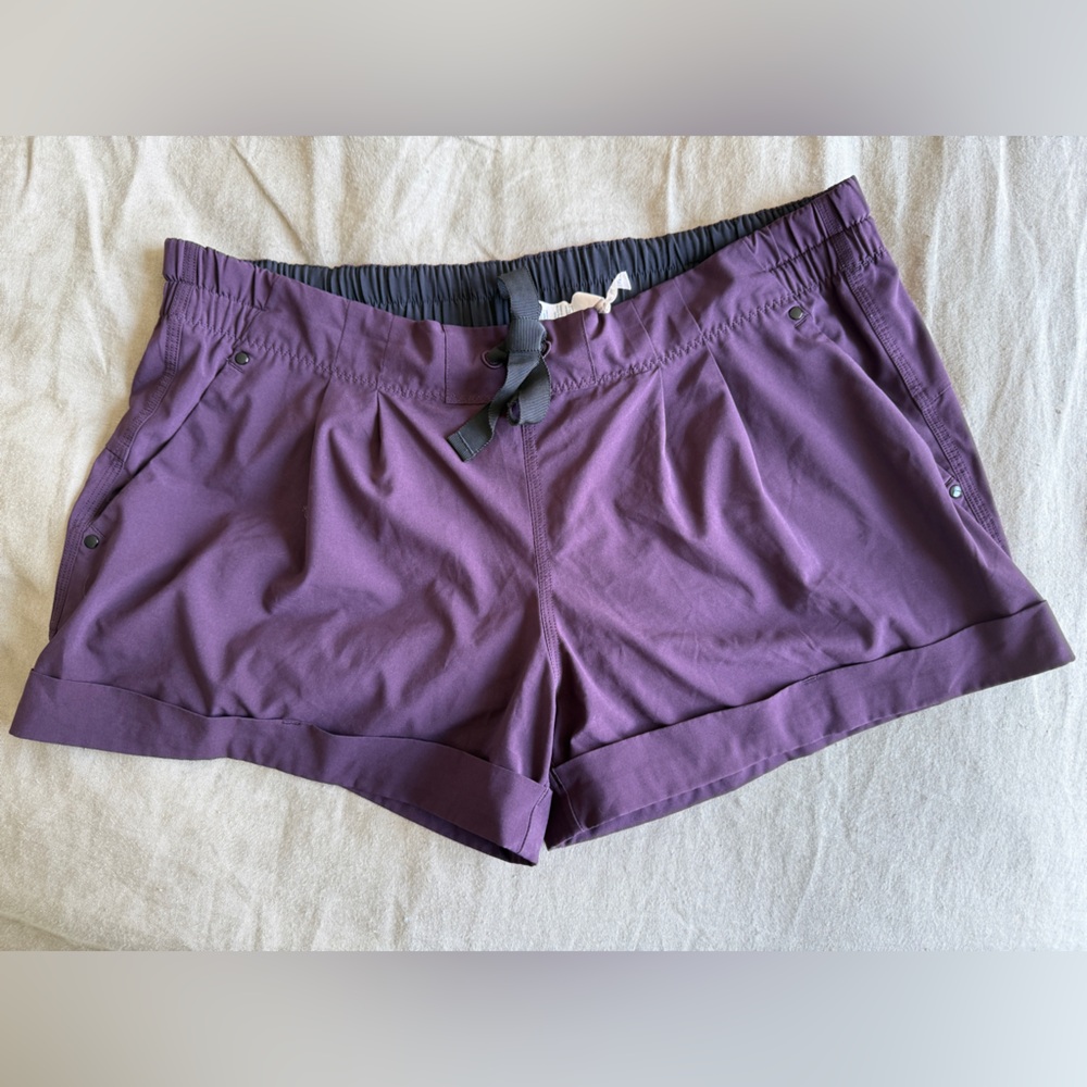 Lululemon Spring Break Away Short II